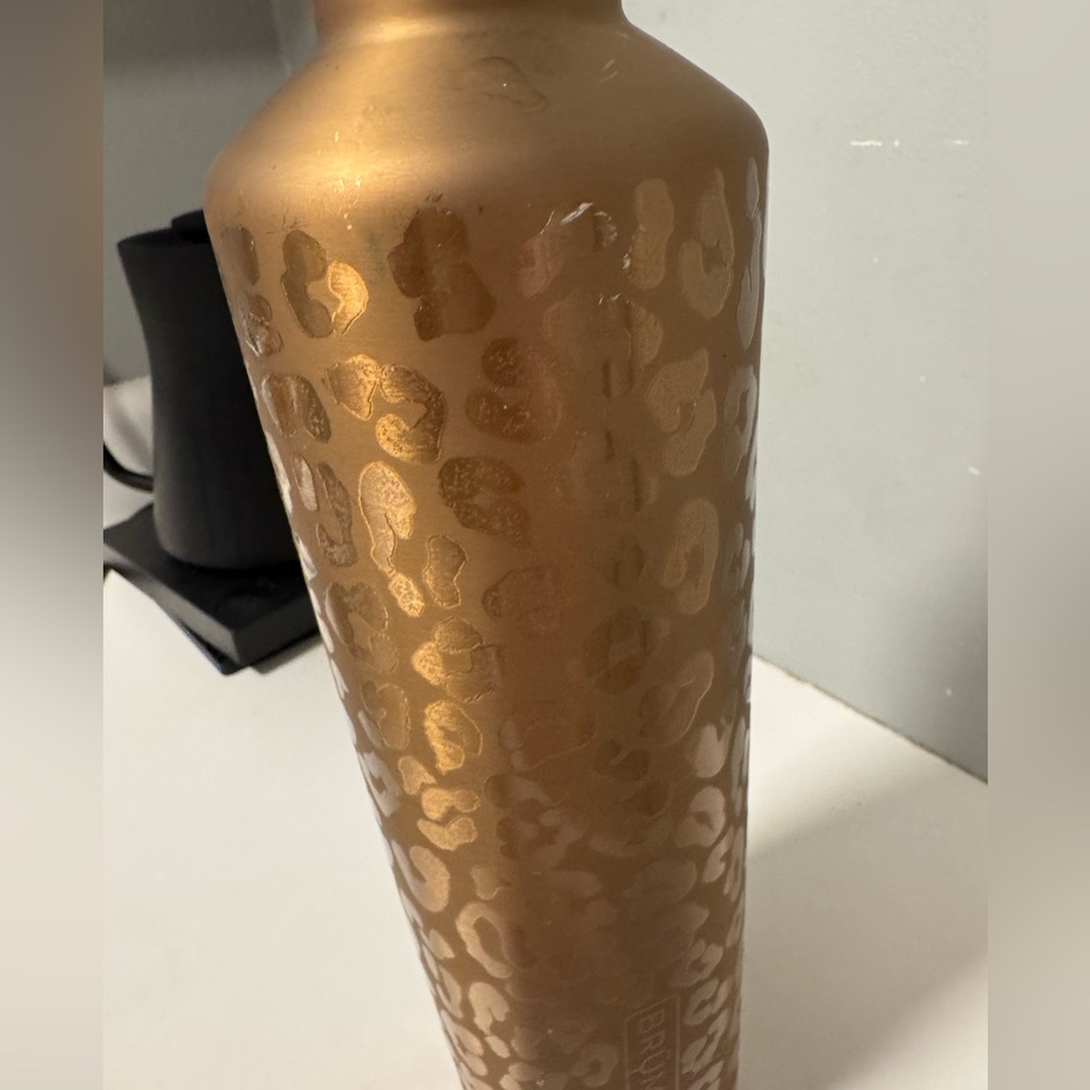 Brumate Gold Shiny Leopard Print Rehydrate Me 25 oz Water Bottle - Picture 6 of 12